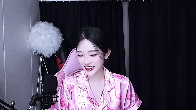 Snapshot of MISA_02 chatting on October 21, 12:06 pm MISA 02 online show from October 21, 12:06 pm