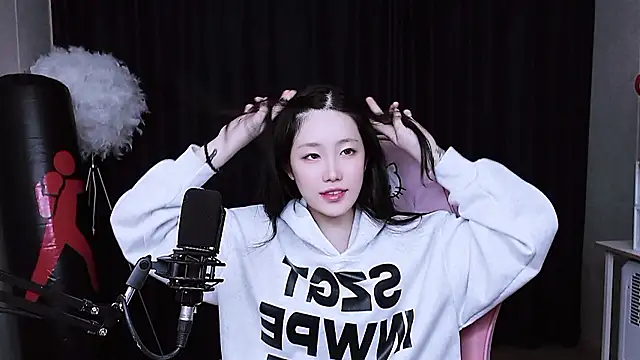 Snapshot of MISA_02 chatting on November 5, 12:38 pm MISA 02 online show from November 5, 12:38 pm