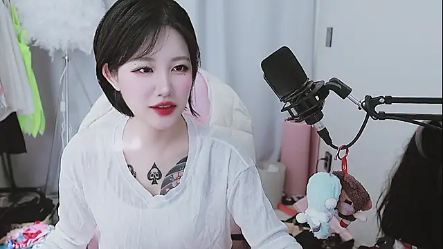Snapshot of MISA_02 chatting on June 2, 6:59 am MISA 02 online show from June 2, 6:59 am
