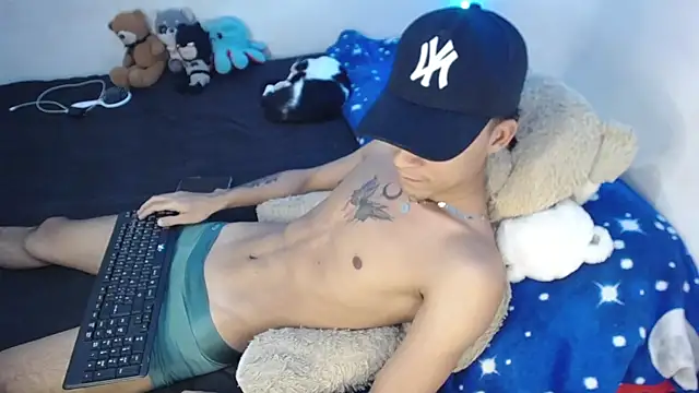 Antonhyjared online show from April 14, 11:22 pm