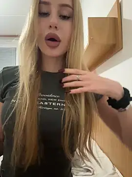 Snapshot of JudithCarly chatting on February 5, 9:41 pm JudithCarly online show from February 5, 9:41 pm