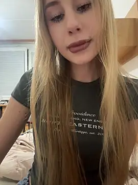 Snapshot of JudithCarly chatting on February 9, 10:03 pm JudithCarly online show from February 9, 10:03 pm