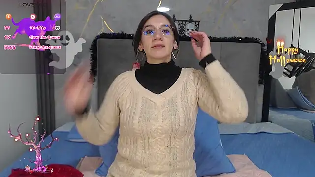 Snapshot of Saamanthaa_02 chatting on October 15, 2:39 pm Saamanthaa 02 online show from October 15, 2:39 pm