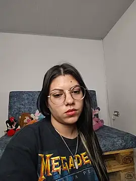 Snapshot of harper_ks chatting on July 7, 3:42 am harper ks online show from July 7, 3:42 am