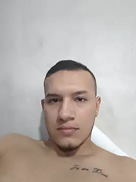 Snapshot of andriu656 chatting on October 9, 11:58 pm andriu656 online show from October 9, 11:58 pm