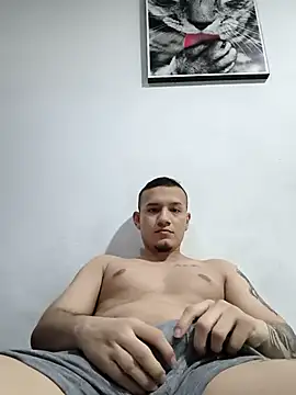 Snapshot of andriu656 chatting on October 10, 9:58 pm andriu656 online show from October 10, 9:58 pm