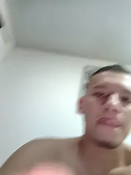 Snapshot of andriu656 chatting on October 28, 5:44 am andriu656 online show from October 28, 5:44 am