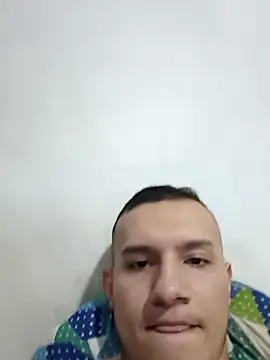 Snapshot of andriu656 chatting on November 11, 4:34 am andriu656 online show from November 11, 4:34 am