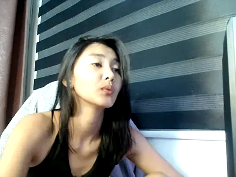 Snapshot of De_amore chatting on October 27, 1:48 pm De amore online show from October 27, 1:48 pm