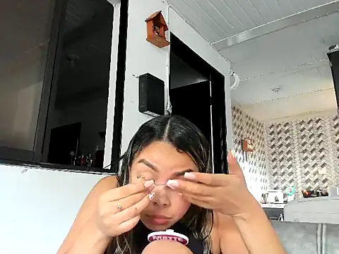 sarita-moree online show from April 15, 2:02 pm