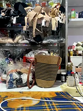 Min 719 online show from October 19, 4:57 am