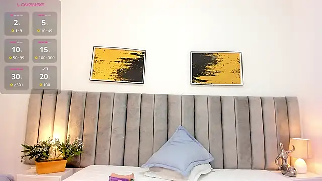  naylaa  online show from October 30, 4:25 am