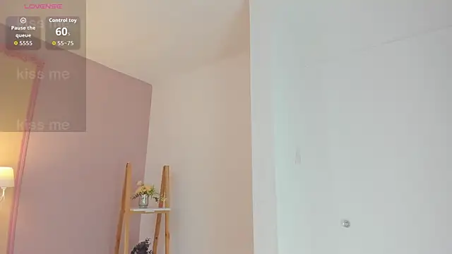  naylaa  online show from March 31, 11:05 pm