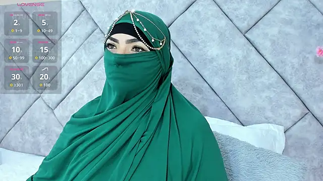  naylaa  online show from April 12, 3:00 am