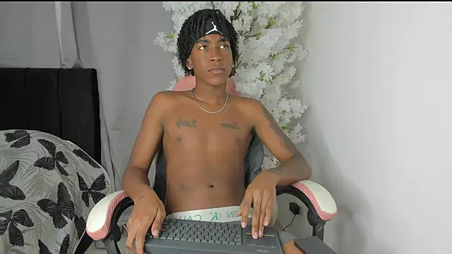 latin kay1 online show from March 17, 7:39 pm