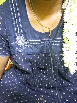 Snapshot of tamil_kanaka chatting on May 5, 4:31 am tamil kanaka online show from May 5, 4:31 am