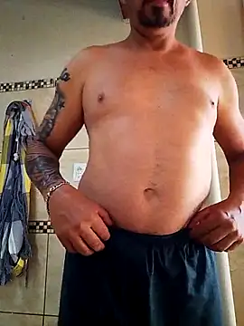 Snapshot of MORENORC79 chatting on May 13, 2:25 pm MORENORC79 online show from May 13, 2:25 pm