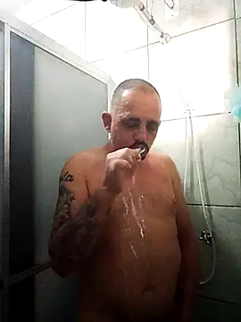 Snapshot of MORENORC79 chatting on June 18, 5:39 pm MORENORC79 online show from June 18, 5:39 pm