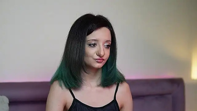 JoelleApril online show from March 12, 9:32 pm