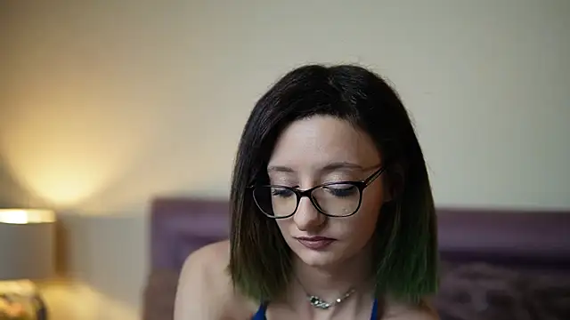 Snapshot of JoelleApril chatting on May 12, 8:06 pm JoelleApril online show from May 12, 8:06 pm
