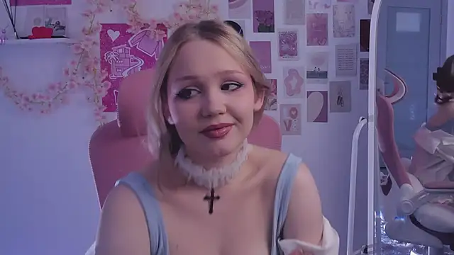 SweetCutie19 online show from October 16, 6:20 pm