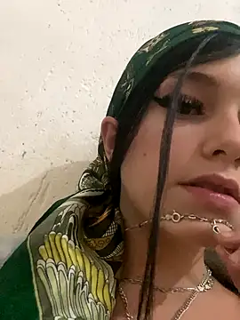 Snapshot of nfttluiza chatting on November 10, 11:15 pm nfttluiza online show from November 10, 11:15 pm