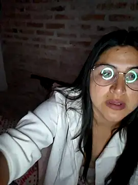 morenalatinaa online show from December 22, 2:52 am