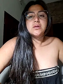 morenalatinaa online show from February 2, 8:46 am