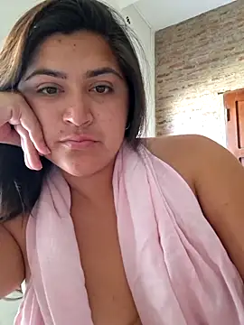 morenalatinaa online show from February 15, 1:09 pm