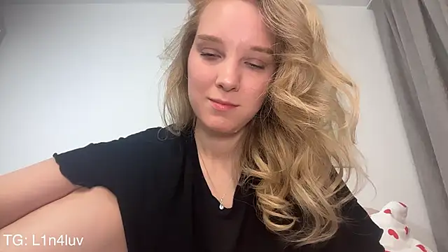 AIicaparkerc online show from March 22, 6:22 pm