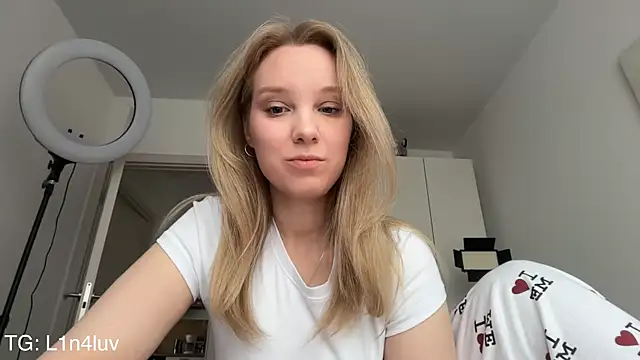 AIicaparkerc online show from April 5, 2:03 pm