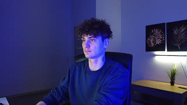 Nick Phillip online show from November 30, 2:21 pm