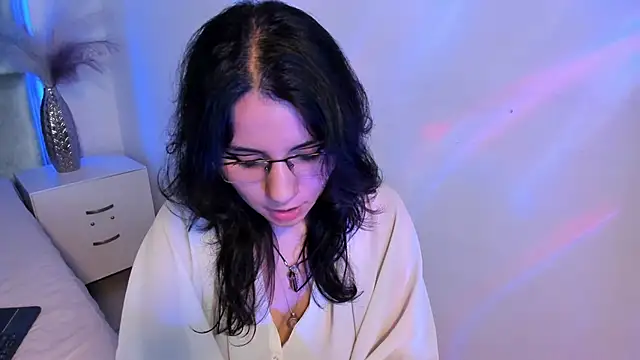 HollyPeach online show from December 5, 8:16 pm