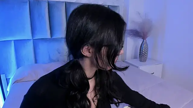 Snapshot of HollyPeach chatting on May 18, 7:52 pm HollyPeach online show from May 18, 7:52 pm