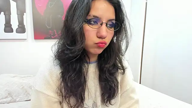 Snapshot of HollyPeach chatting on June 10, 7:35 pm HollyPeach online show from June 10, 7:35 pm