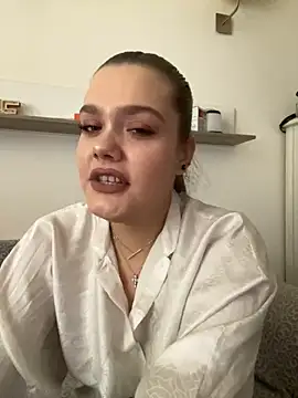 xSlavicDollx online show from October 19, 6:58 am