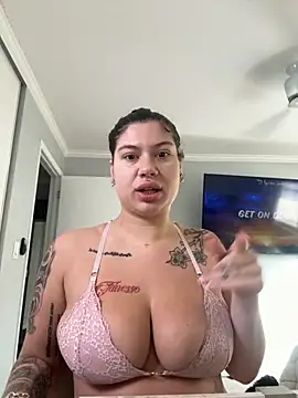 Snapshot of sativaiva chatting on October 15, 9:48 pm sativaiva online show from October 15, 9:48 pm