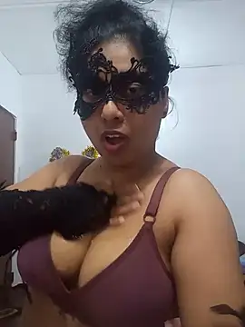 Snapshot of Expose_Queen chatting on July 21, 4:53 pm Expose Queen online show from July 21, 4:53 pm
