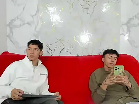 Snapshot of heyy_noah11 chatting on June 30, 1:12 pm heyy noah11 online show from June 30, 1:12 pm