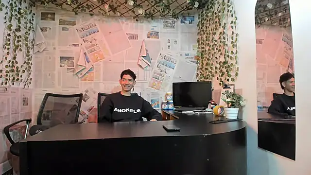 Snapshot of heyy_noah11 chatting on July 11, 1:36 pm heyy noah11 online show from July 11, 1:36 pm