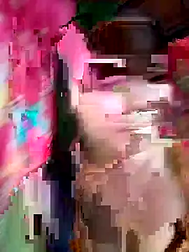 Snapshot of sweet_lara33 chatting on October 13, 2:00 am sweet lara33 online show from October 13, 2:00 am