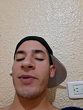 Snapshot of BodylessRivalry chatting on October 23, 6:34 am BodylessRivalry online show from October 23, 6:34 am