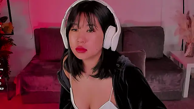 Erika Kim online show from February 4, 7:14 am