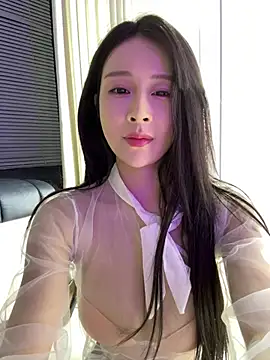 Snapshot of yiyi_3523 chatting on June 10, 12:59 pm yiyi 3523 online show from June 10, 12:59 pm