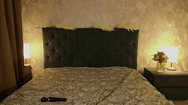 Domestic Bitch online show from October 17, 11:07 pm