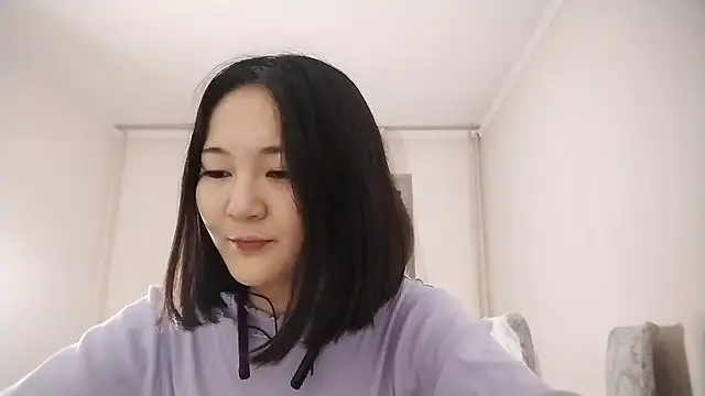 Lyndasilk online show from October 28, 2:09 pm