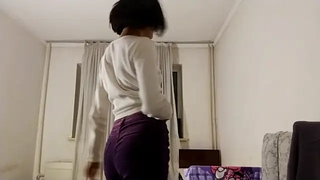 Lyndasilk online show from November 25, 3:34 pm