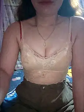 LeanaLy online show from December 2, 1:28 pm