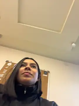 AlyssaRay online show from February 21, 1:01 pm