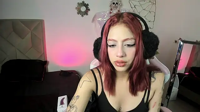 Vicky Boop online show from October 15, 1:00 pm